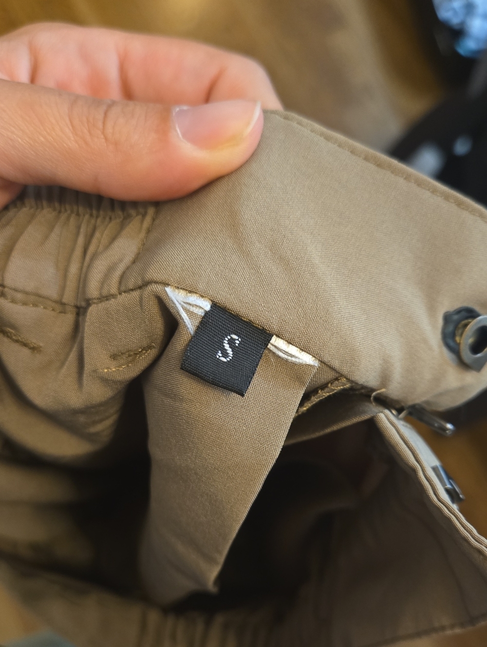 The North Face Kids Small 7/8 Tan Convertible Zip Off Hiking Cargo Pants - Picture 6 of 8